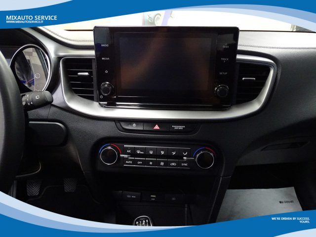 https://cdn-carmove.caraffinity.it/storage/2efa8911-352c-41cc-a159-0d359ce0f067/photos/ea65debb-560d-41dd-a57a-af70a723fe3e/19192588_E_6486f928479c5.jpg